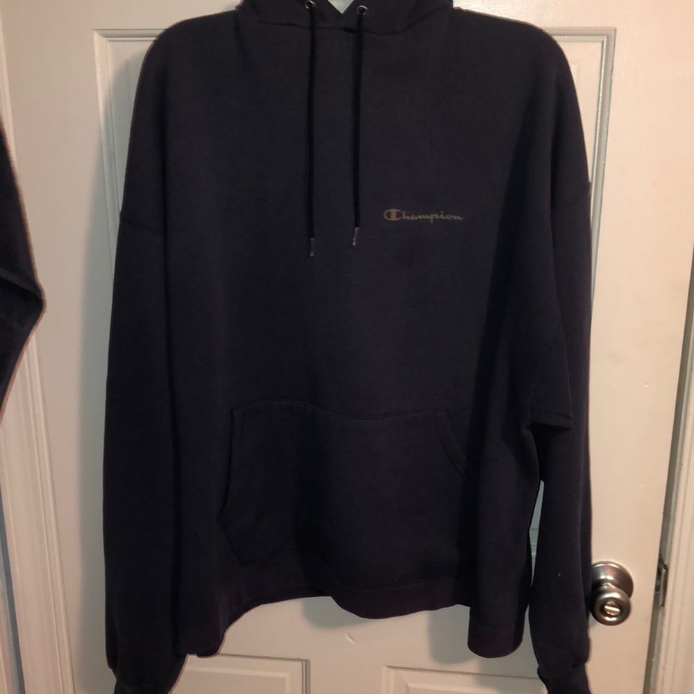 Navy blue champion sweatshirt